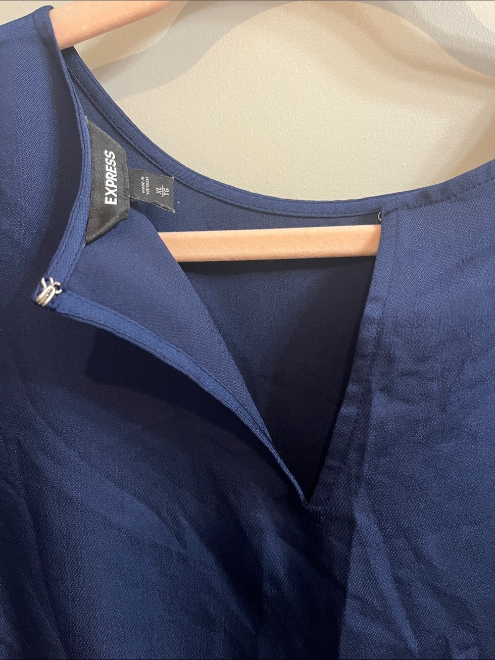 Express Navy Puff-Sleeve Blouse - Picture 13 of 15